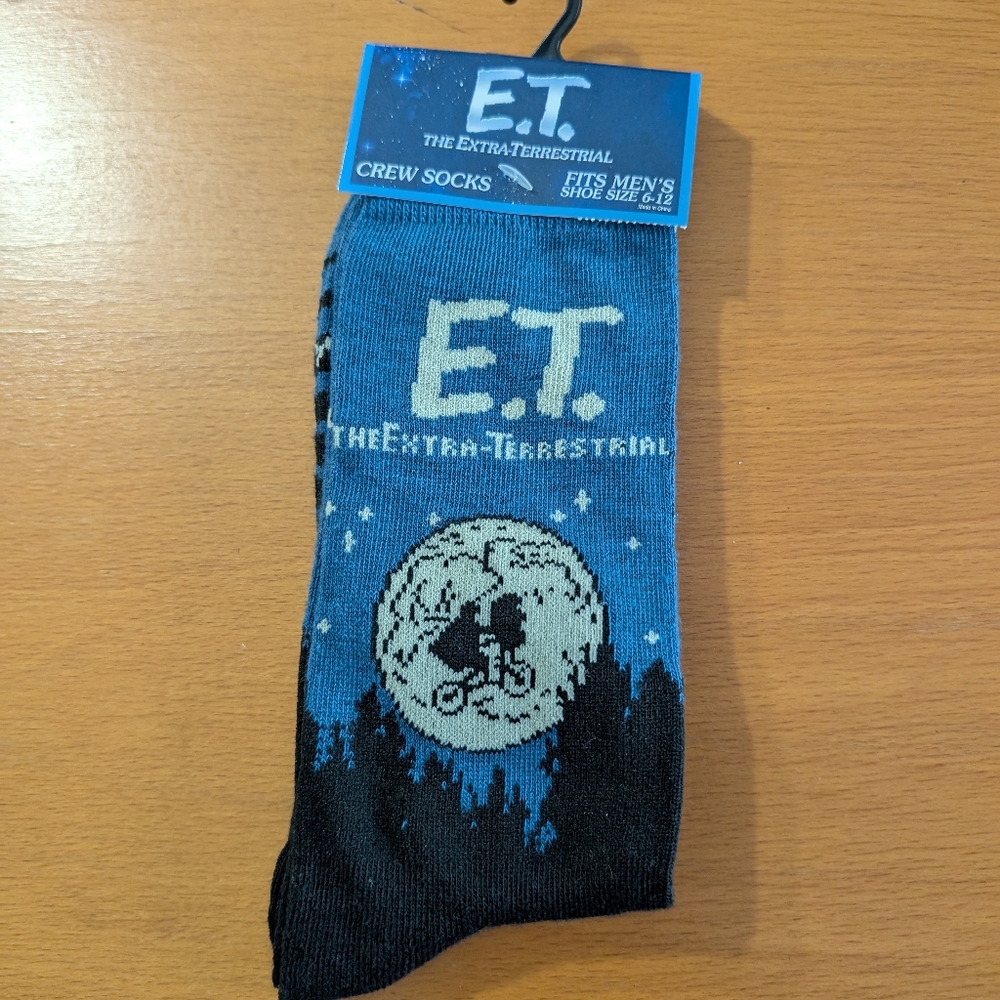 E.T. Extra Terrestrial Alien Crew Cut Socks Size 6-12